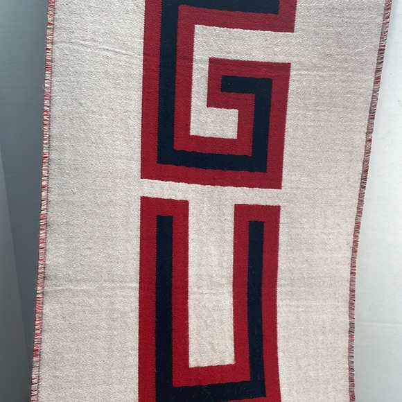 Authentic GUCCI wool and silk scarf with box cards and COA - Picture 7 of 12